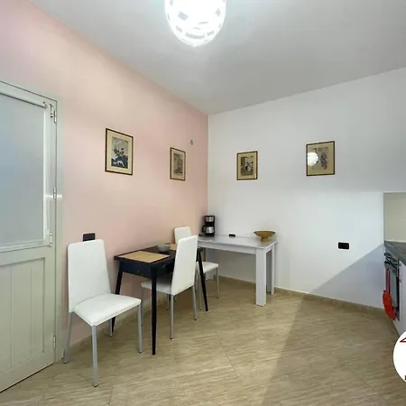 Spacious With 1 Bedrooms And Separate Ki *