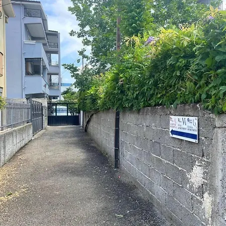 Spacious With 1 Bedrooms And Separate Ki * Durrës