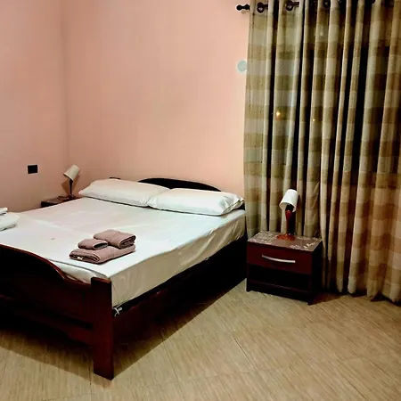 Lägenhet 1 Bed Sleeps 2 With Tv Wifi & Parking Durrës