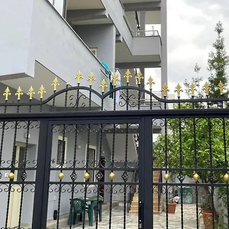 Apartament 1 Bed Sleeps 2 With Tv Wifi & Parking *