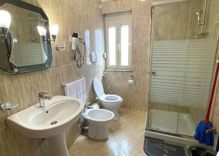 1 Bed Sleeps 2 With Tv Wifi & Parking