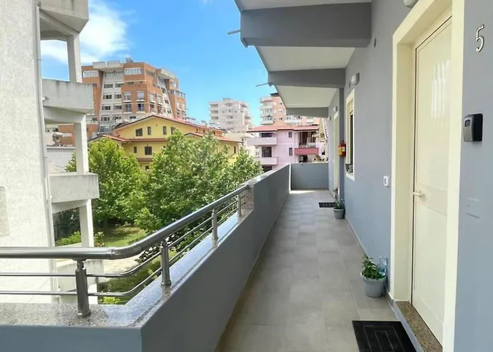 Apartamento 1 Bed Sleeps 2 With Tv Wifi & Parking *