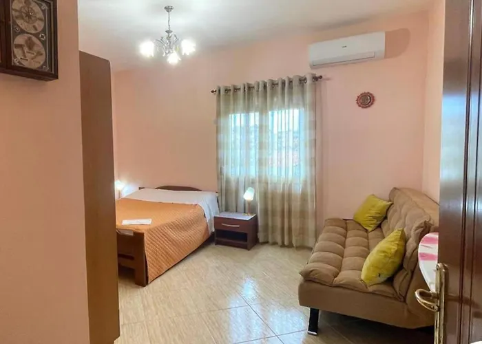 Apartamento 1 Bed Sleeps 2 With Tv Wifi & Parking *
